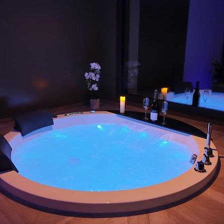 Les Suites Du Payre - Suite Passion Talmont-Saint-Hilaire Bagian luar foto