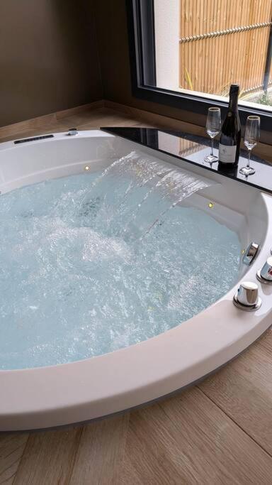 Les Suites Du Payre - Suite Passion Talmont-Saint-Hilaire Bagian luar foto
