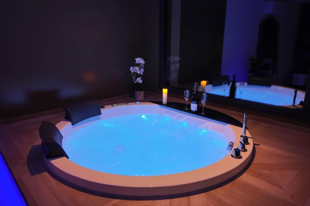 Les Suites Du Payre - Suite Passion Talmont-Saint-Hilaire Bagian luar foto