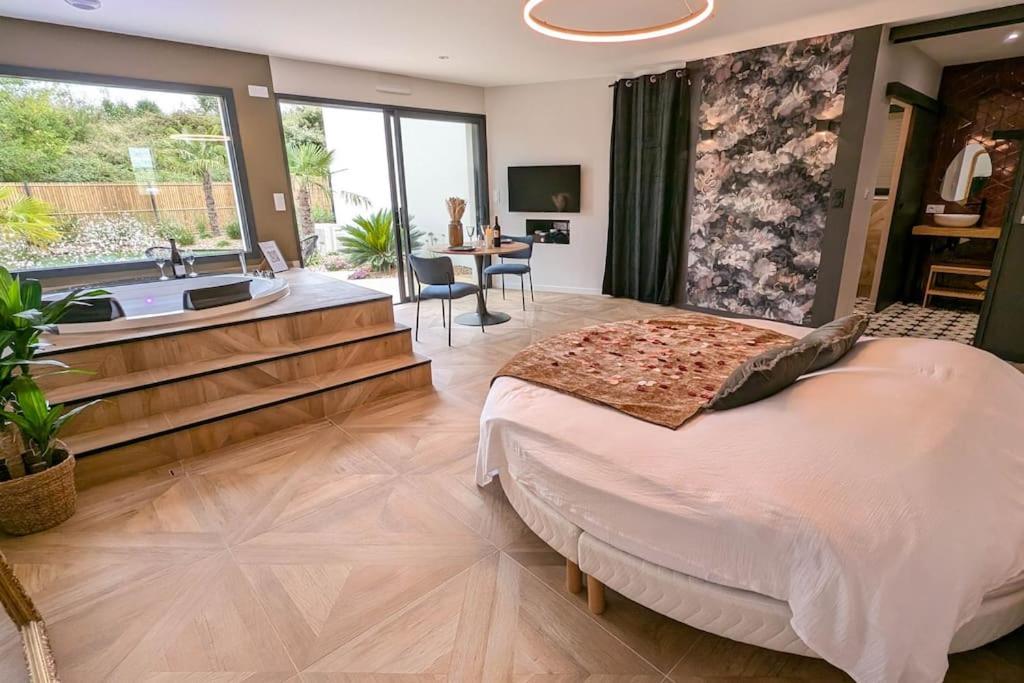 Les Suites Du Payre - Suite Passion Talmont-Saint-Hilaire Bagian luar foto
